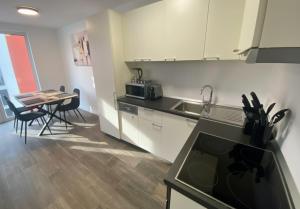 Apt near Rheinhafen mit Balkon und Parken -APOLONIAliving