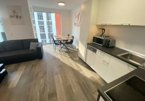 Apt near Rheinhafen mit Balkon und Parken -APOLONIAliving