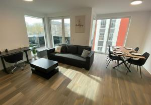 Apt near Rheinhafen mit Balkon und Parken -APOLONIAliving