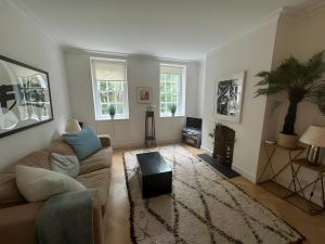 Bright and Leafy 1 Bedroom Flat in the Heart of Chelsea