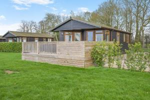 Athelington Lodge - Chestnut