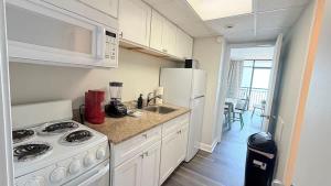 Paradise Oceanfront 1bd pool and hot tub