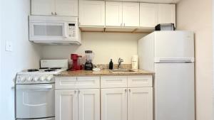 Paradise Oceanfront 1bd pool and hot tub