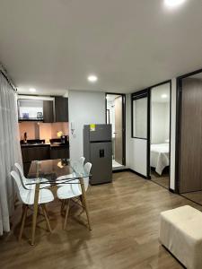 Modern apartment near airport, US embassy