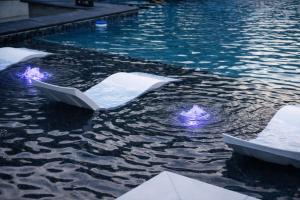 Breathless Modern Compound