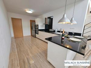 Malaga Sunshine Rentals - Semi-detatched Villa Buenavista - El Higuerón