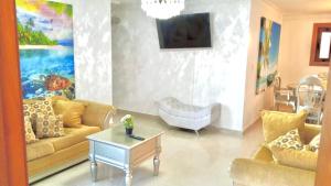 Exclusive Huge and Lovely 4 bedrooms and 3 bathrooms apartments in Santiago close tofuns