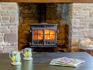 6 Bed in Llanfrynach BN342