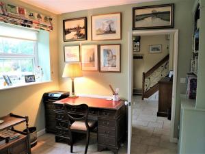 4 Bed in Uploders DC195