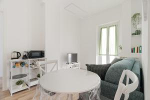 GuestHost - Comfy Balcony Apartment X4 Turro