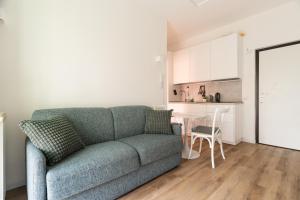 GuestHost - Comfy Balcony Apartment X4 Turro