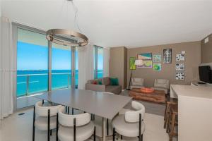 Luxury Oceanfront 2BR2BA | Beach + Pool