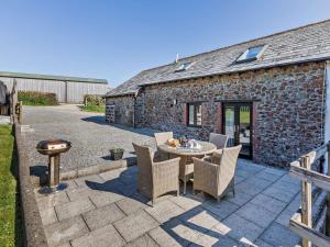 2 Bed in Holsworthy oc-00813