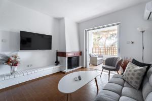 Saronida Coastal Escape 2BR Apartment