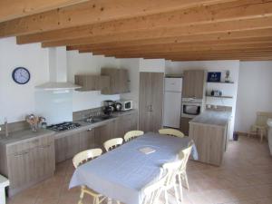 Gîte PMR 8 personnes, piscine, 15 min Puy duFou