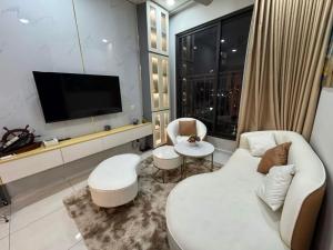 Picity High Park - C4 - Pool view & luxury view, HCM City center view