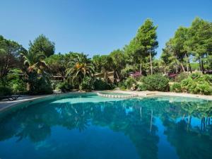 Residence with swimming pool near the sea img27
