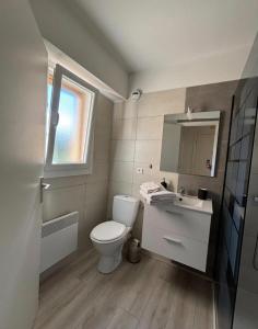 Studio piscine et parking proche Cannes