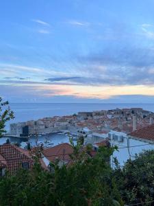 Adriatic View Oceanfront Apt • Walk to Old Town