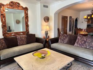 Beautifully Maintained 2-Bed Condo in Las Mañanitas