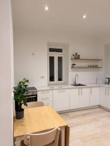 Adriatic View Oceanfront Apt • Walk to Old Town