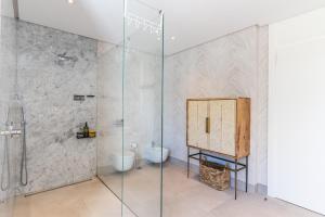 Villa in Cabopino with Infinity Pool and Seaviews