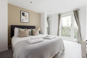 Charming 2 Bed Balcony Flat in Chelsea Harbour