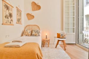 C74 - Marvelous 3 Bedroom Apartment In Historical