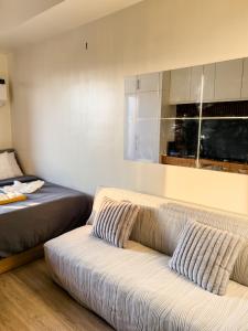 The Median Modern Studio Near IT Park