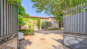 Belle chambre avec grand espace de vie - REVENTIN VAUGRIS