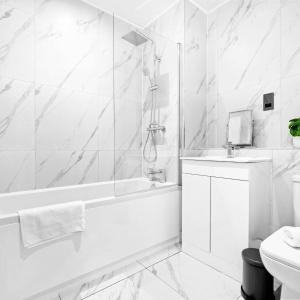 Stylish 2 Bed Apartment - City Center - Netflix 2AH