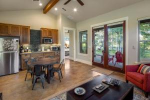 Driftwood Casitas - Birdsong Casita