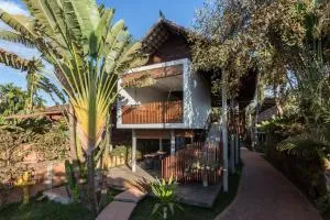 学校附近萨拉贝餐厅酒店 - Phum Po Banteay Chey