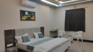 Dev Shree Hotel