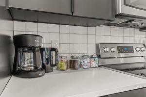 King Beds - Balcony - Gym - Close to The Met