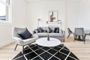 Stylish 2 Bedroom Apartment in Central Cheltenham