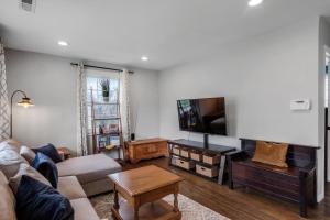 The Cornish Classic - Cozy Ranch Near Downtown