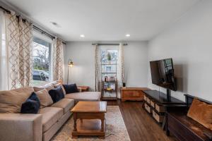 The Cornish Classic - Cozy Ranch Near Downtown