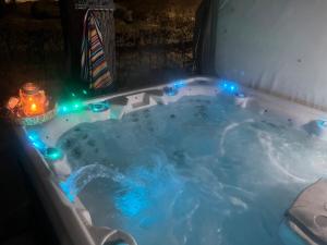 Riverside Retreat with Hot Tub