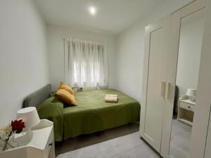 Habitación privada en apartamento compartido junto al Aeropuerto y Fira Barcelona