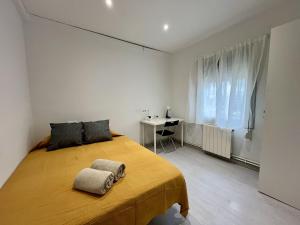 Habitación privada en apartamento compartido junto al Aeropuerto y Fira Barcelona