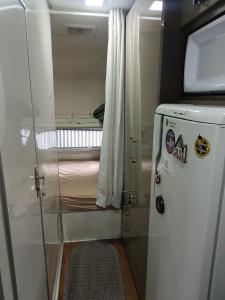 Cabana treiler na floresta