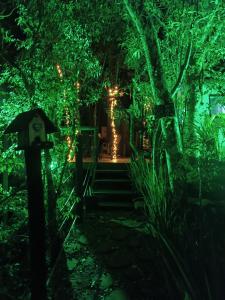 Cabana treiler na floresta