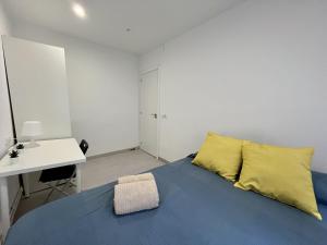 Habitación privada en apartamento compartido junto al Aeropuerto y Fira Barcelona