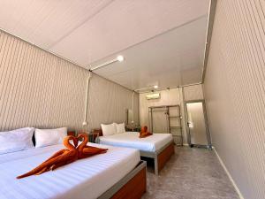 Kohrong Central Beach