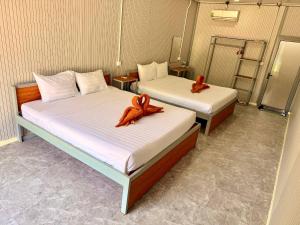 Kohrong Central Beach