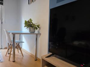 Lungros Square Apartment