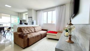 Residencial Renata - Apartamento completo na Praia de Palmas, a 315 metros do mar, com 3 dormitórios e acomodação para até 8 pessoas.