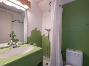 Studette pratique au pied des pistes - Animaux permis - FR-1-502-453