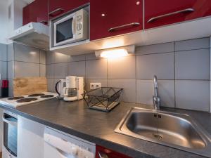 Studio rénové Proche des pistes et des commerces Balcon avec vue montagne - FR-1-502-431